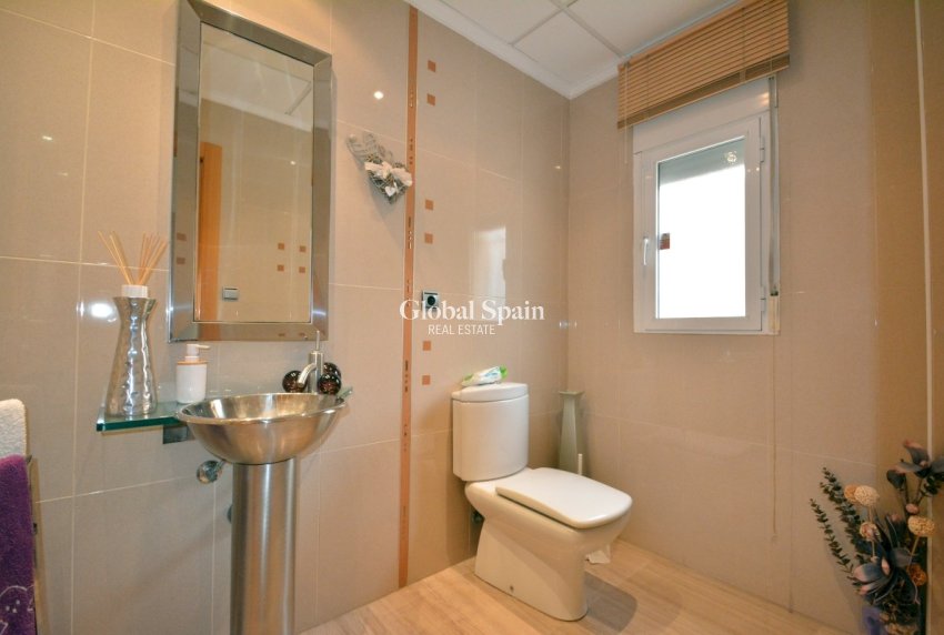 Resale - HOUSE -
ALMORADÍ - Inland