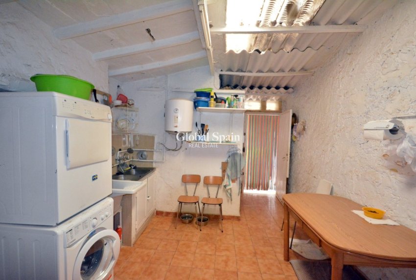 Resale - HOUSE -
ALMORADÍ - Inland