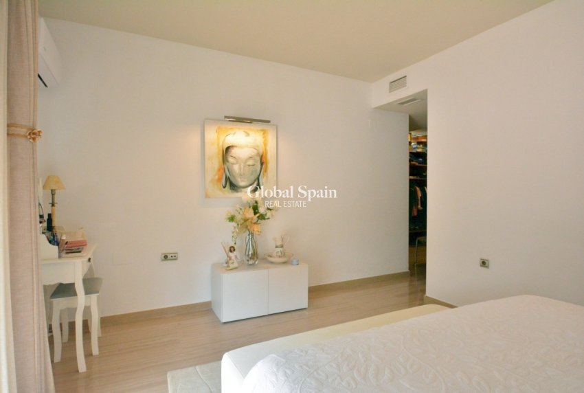 Resale - HOUSE -
ALMORADÍ - Inland