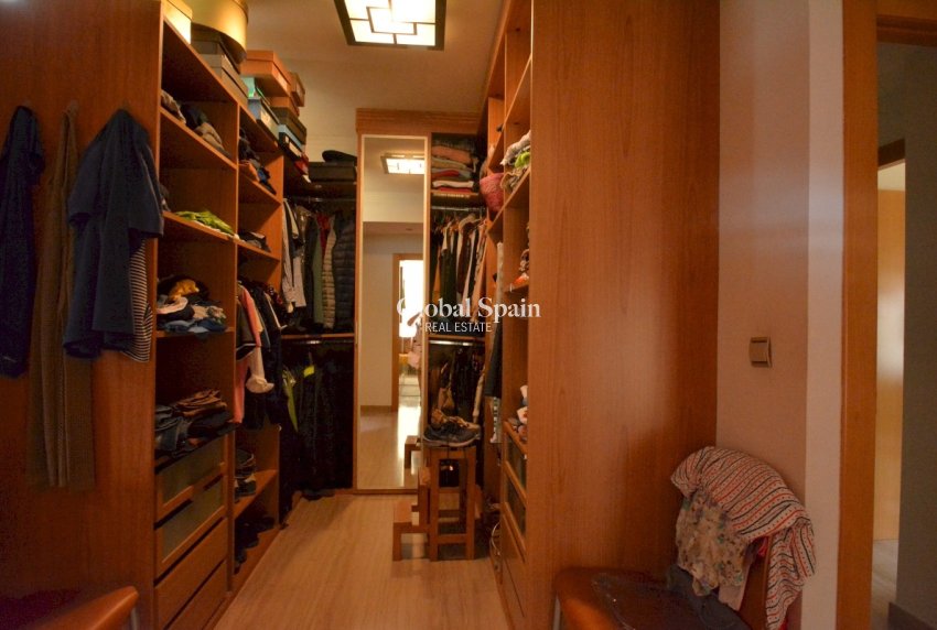 Resale - HOUSE -
ALMORADÍ - Inland