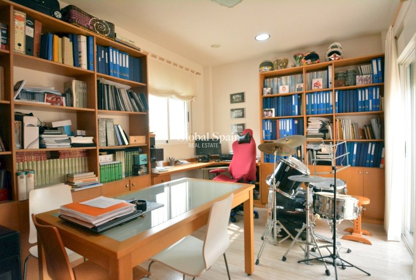 Resale - HOUSE -
ALMORADÍ - Inland