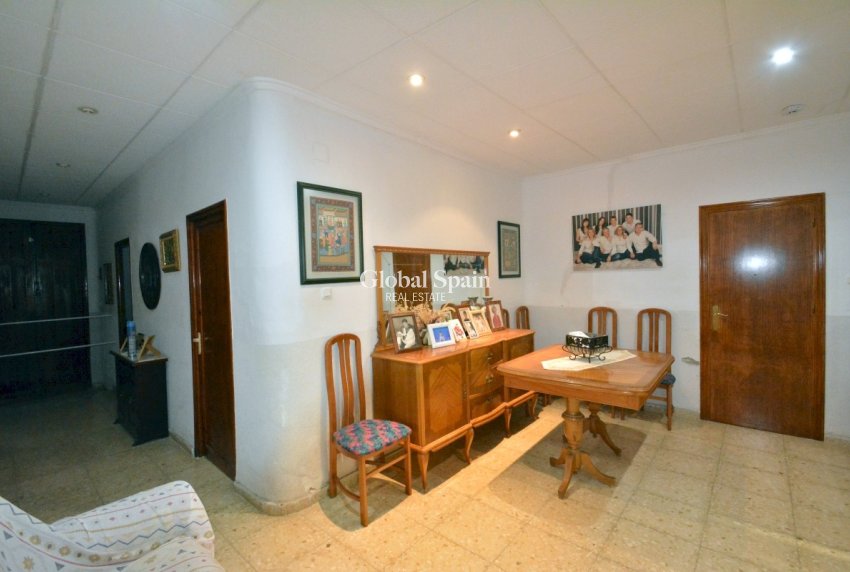 Resale - HOUSE -
ALMORADÍ - Inland