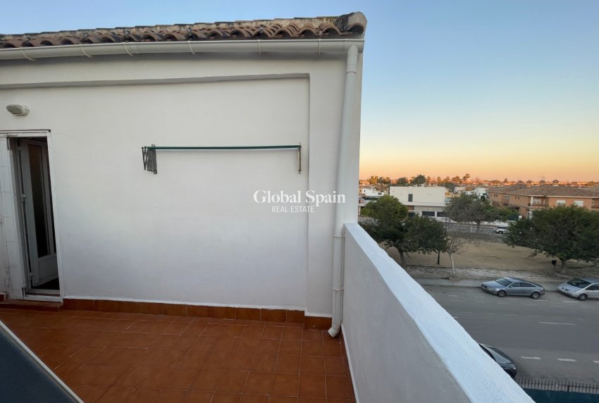 Resale - HOUSE -
ALMORADÍ - Inland