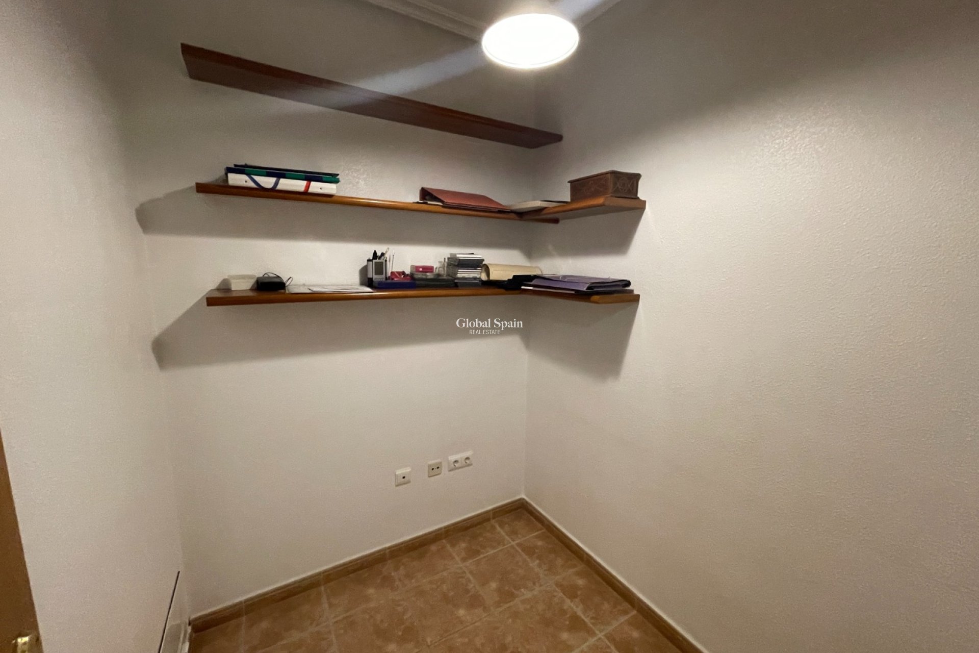 Resale - HOUSE -
ALMORADÍ - Inland