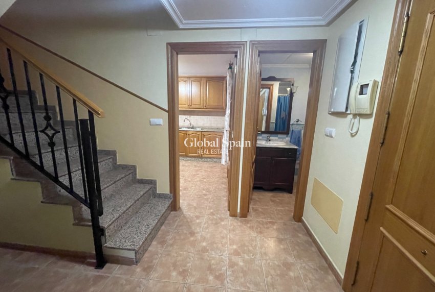 Resale - HOUSE -
ALMORADÍ - Inland