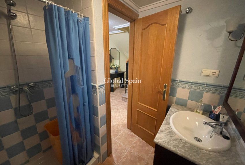 Resale - HOUSE -
ALMORADÍ - Inland