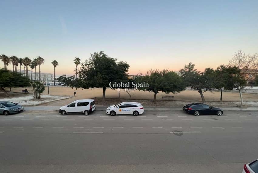 Resale - HOUSE -
ALMORADÍ - Inland