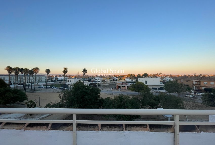 Resale - HOUSE -
ALMORADÍ - Inland