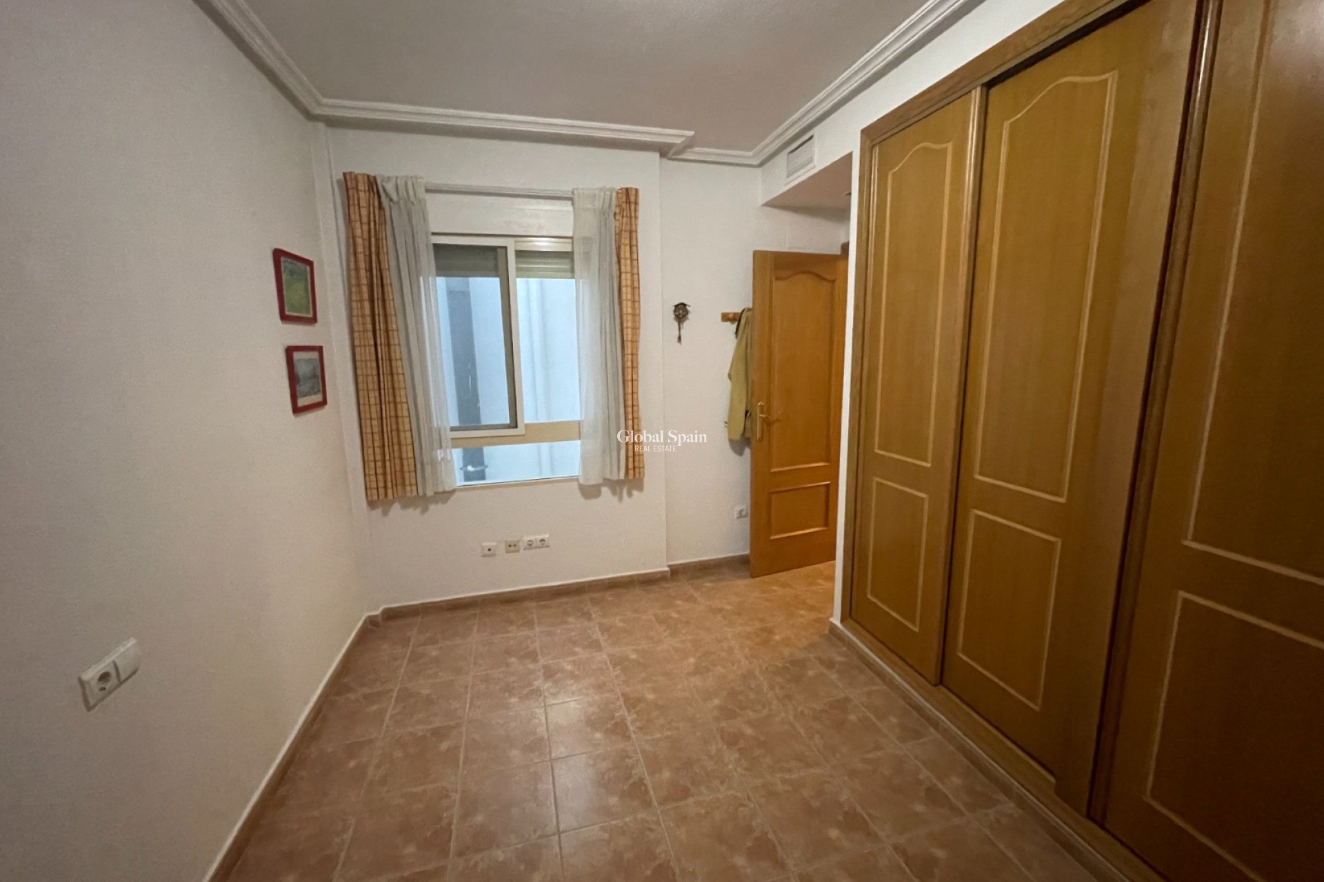 Resale - HOUSE -
ALMORADÍ - Inland