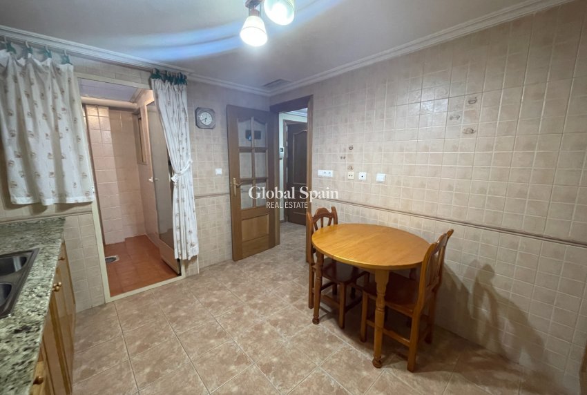 Resale - HOUSE -
ALMORADÍ - Inland