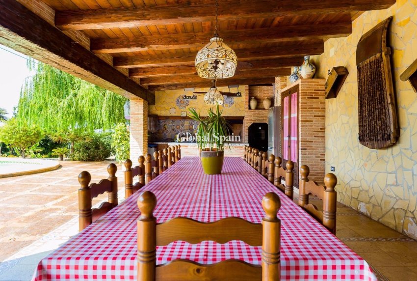 Resale - HOUSE -
ALMORADÍ - Inland