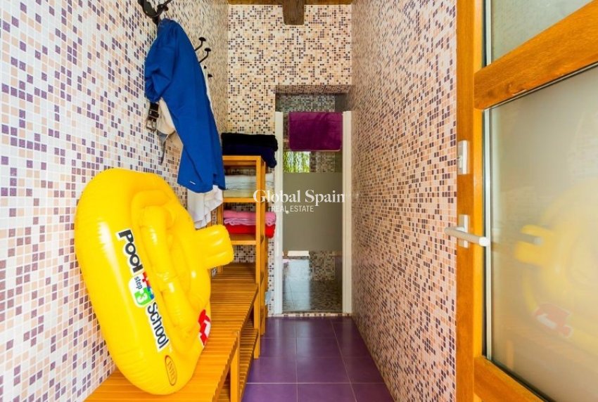Resale - HOUSE -
ALMORADÍ - Inland