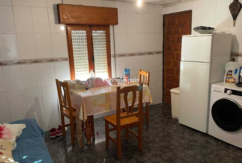 Resale - HOUSE -
ARNEVA - LOS DESAMPARADOS