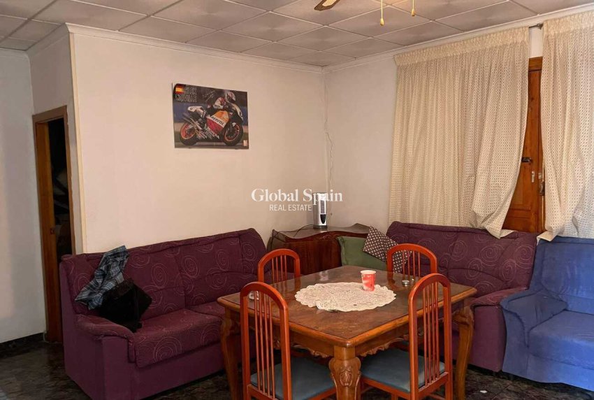 Resale - HOUSE -
ARNEVA - LOS DESAMPARADOS