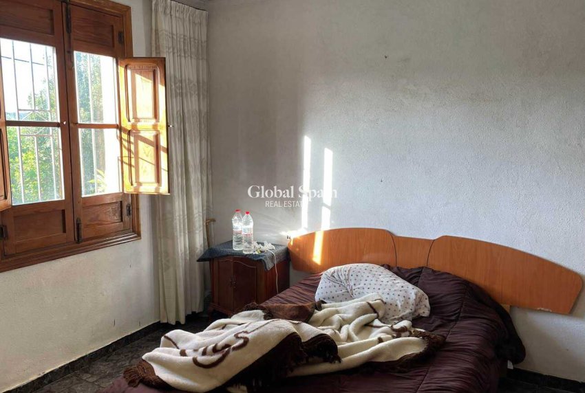 Resale - HOUSE -
ARNEVA - LOS DESAMPARADOS