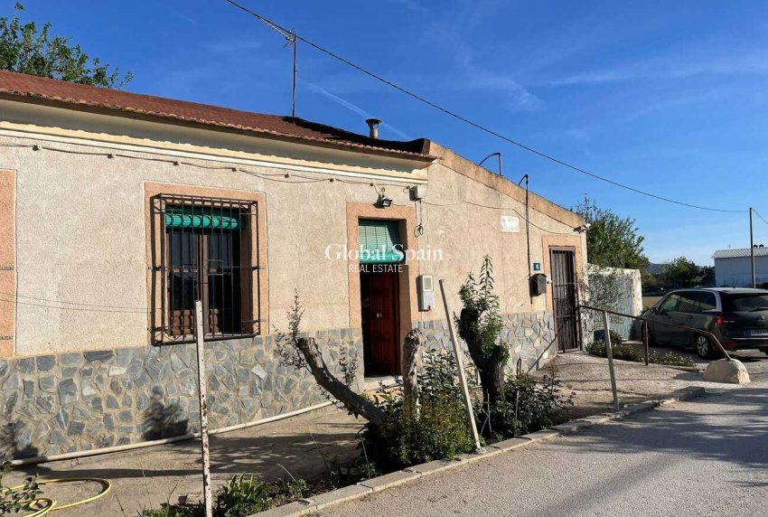 Resale - HOUSE -
ARNEVA - LOS DESAMPARADOS