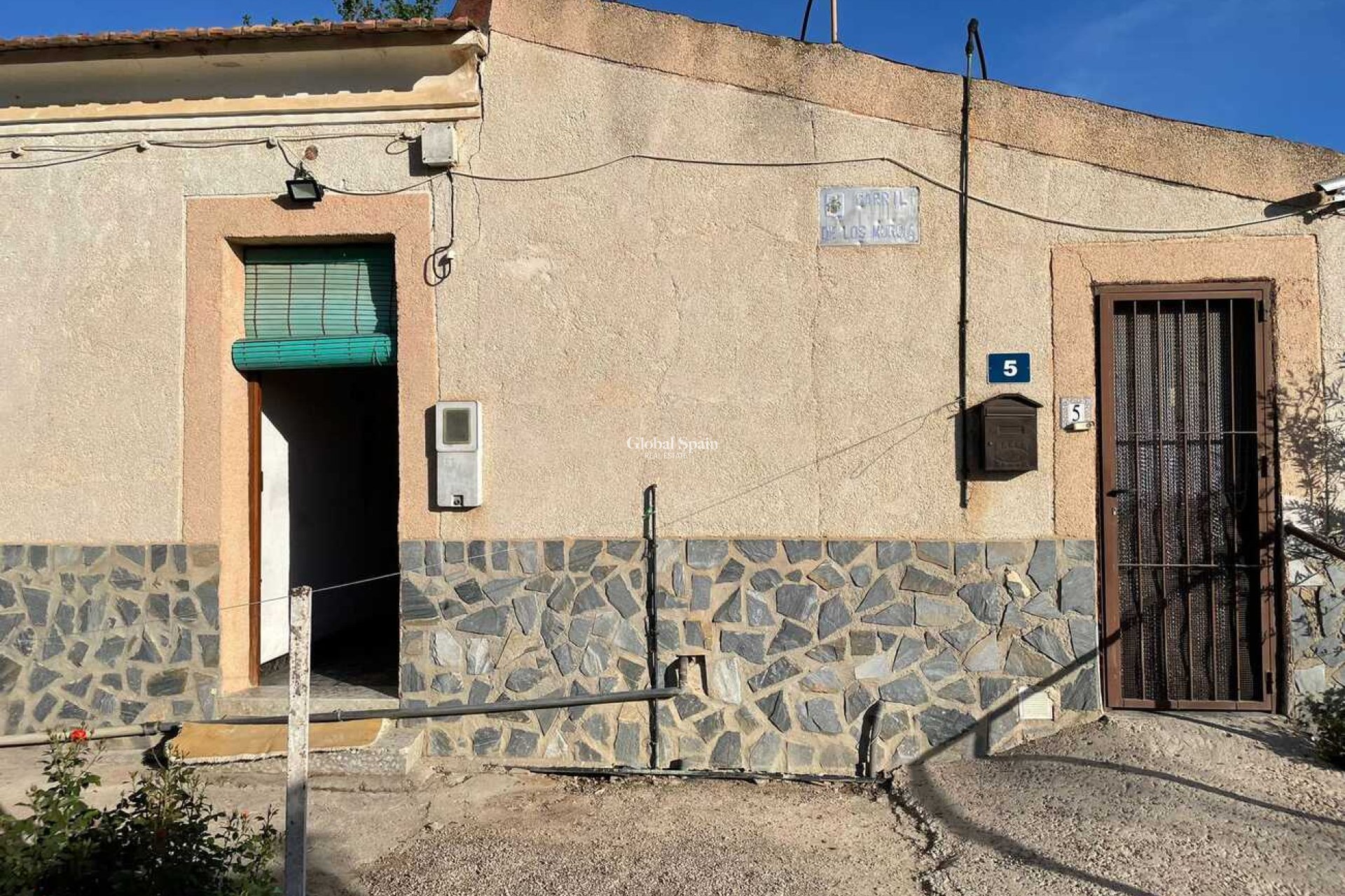Resale - HOUSE -
ARNEVA - LOS DESAMPARADOS