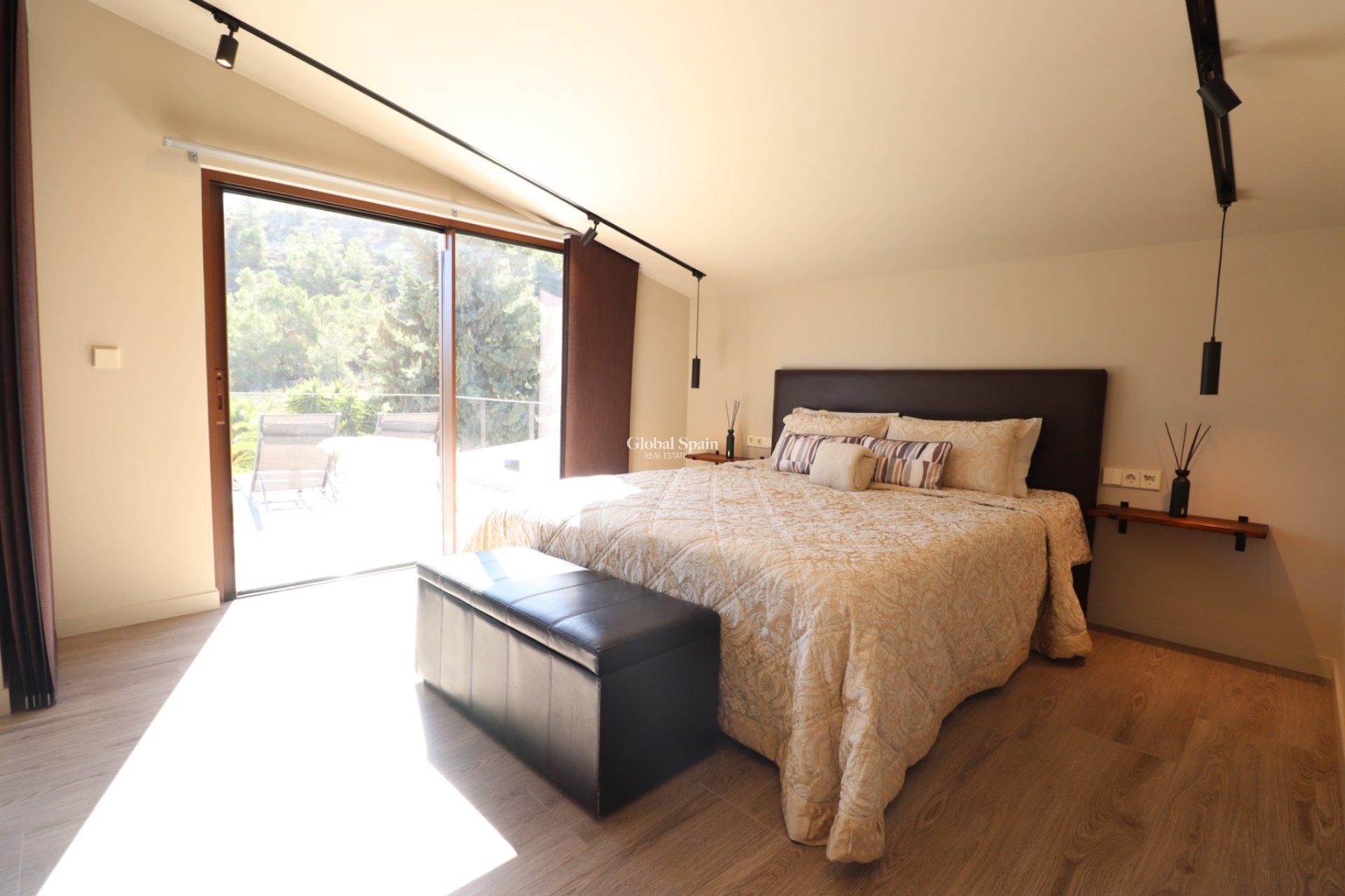 Resale - HOUSE -
Aspe - Aspe - Country