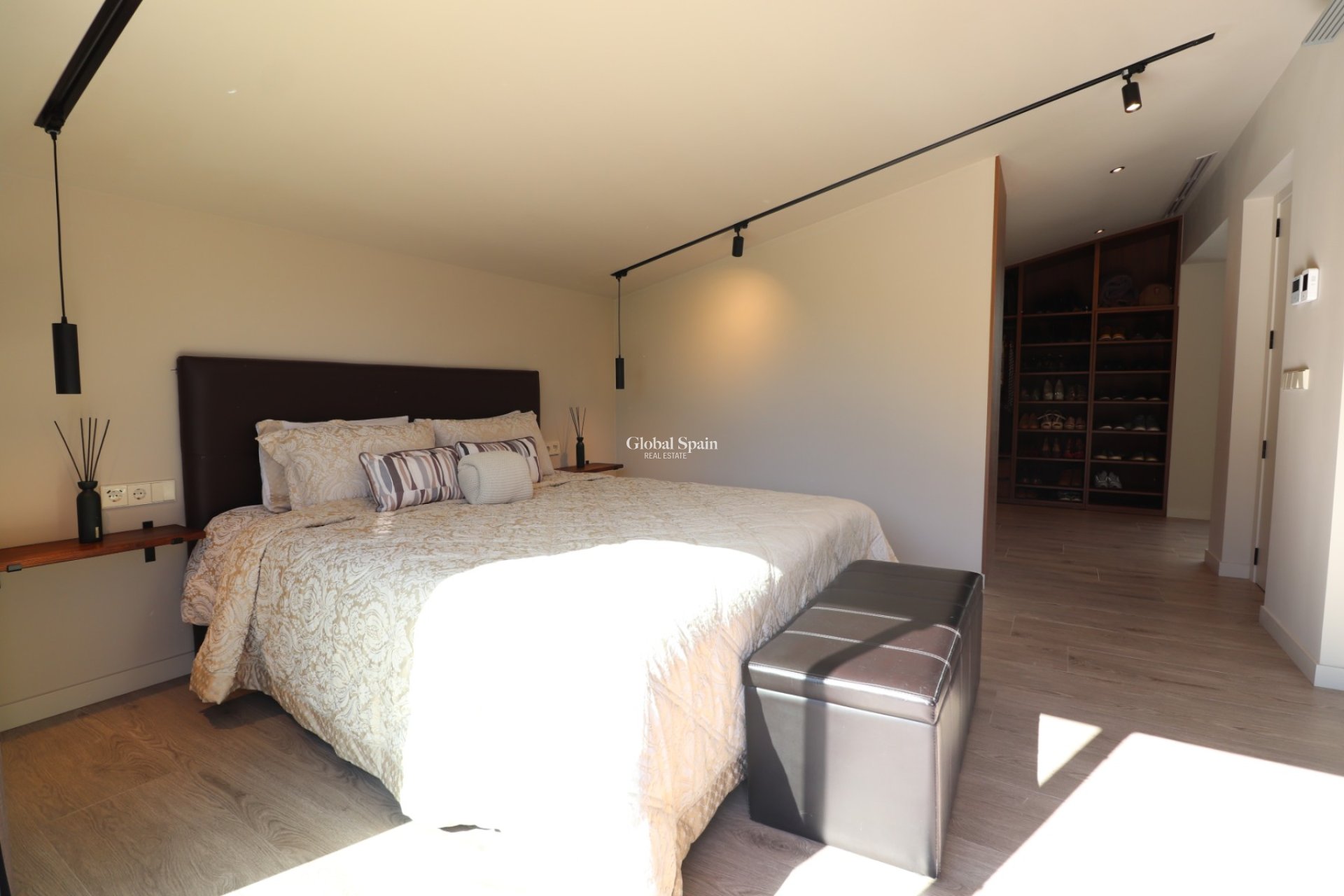 Resale - HOUSE -
Aspe - Aspe - Country