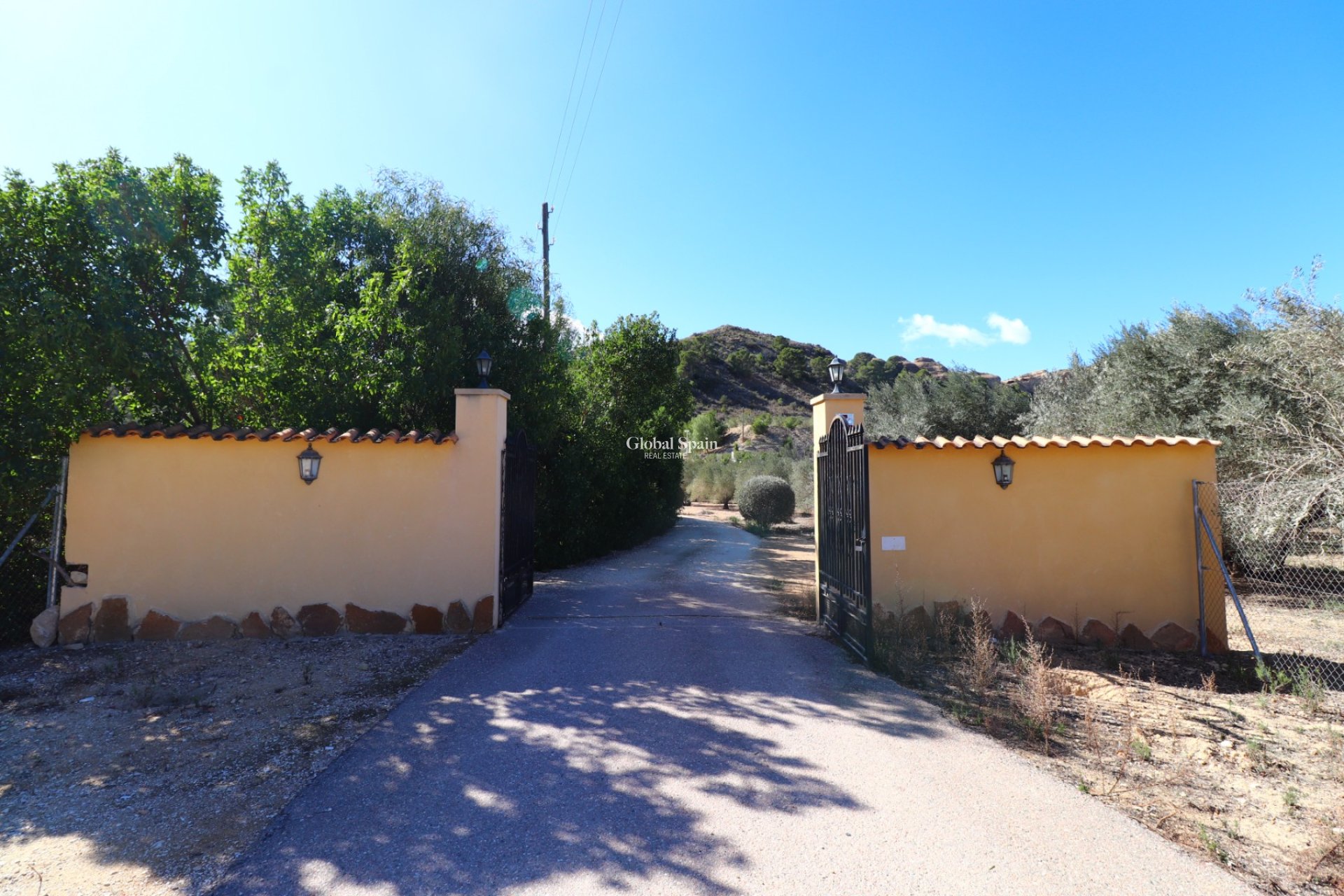 Resale - HOUSE -
Aspe - Aspe - Country
