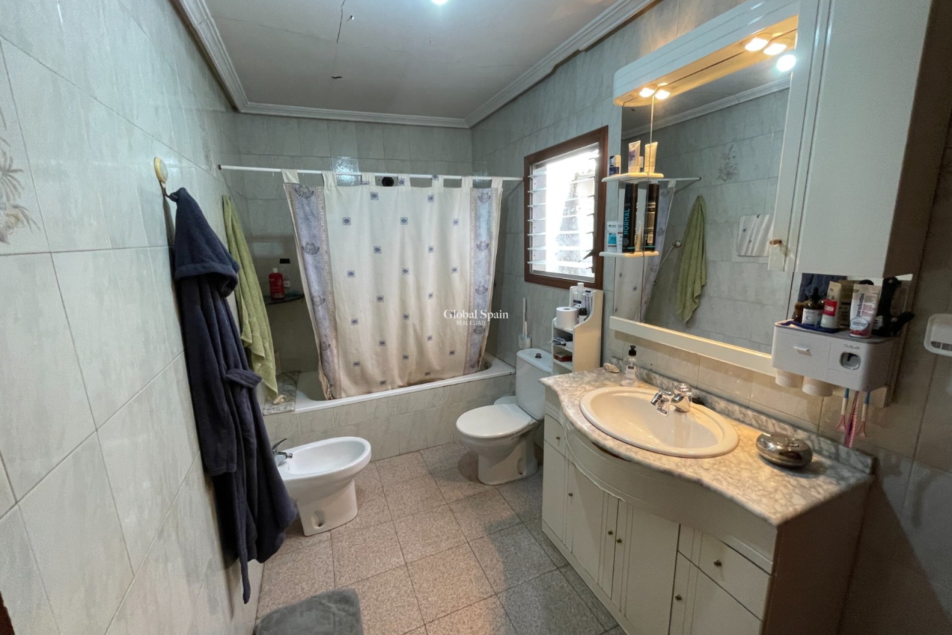 Resale - HOUSE -
BENEJÚZAR - Inland