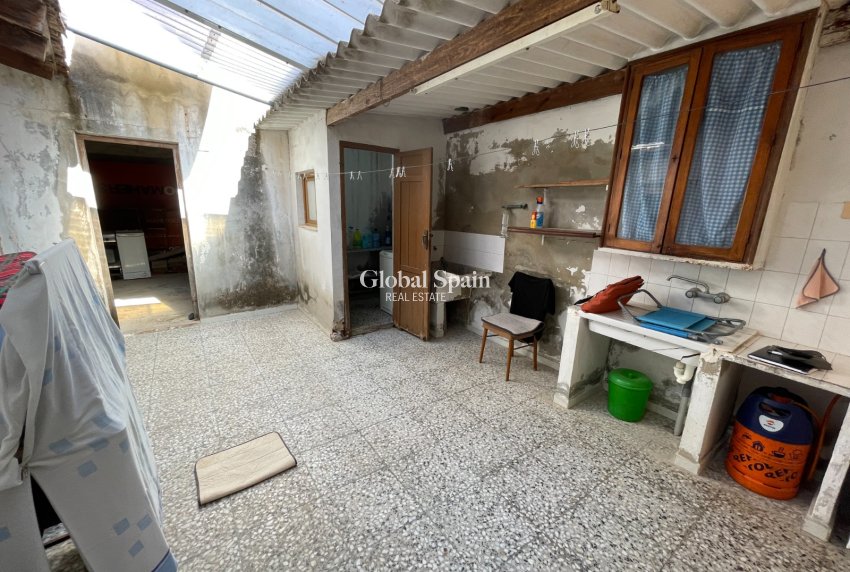 Resale - HOUSE -
BENEJÚZAR - Inland