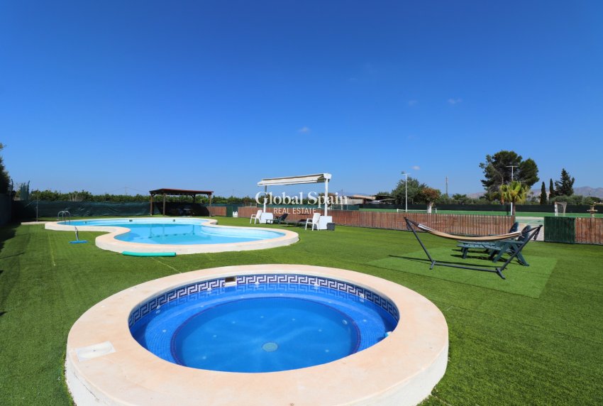 Resale - HOUSE -
Benferri - Benferri - Country