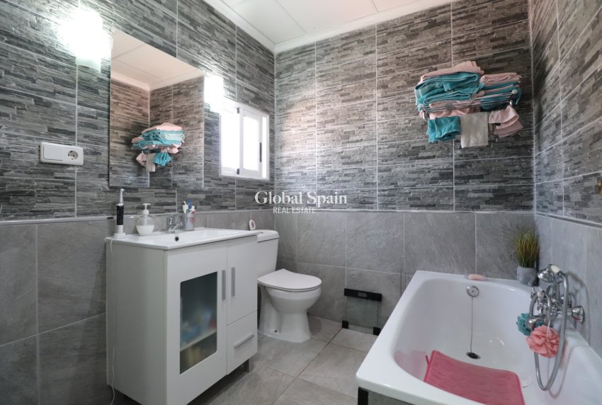 Resale - HOUSE -
Benferri - Benferri - Country