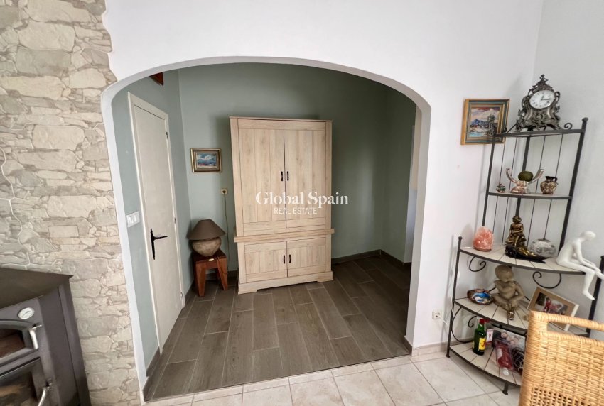 Resale - HOUSE -
BENFERRI - Benferri