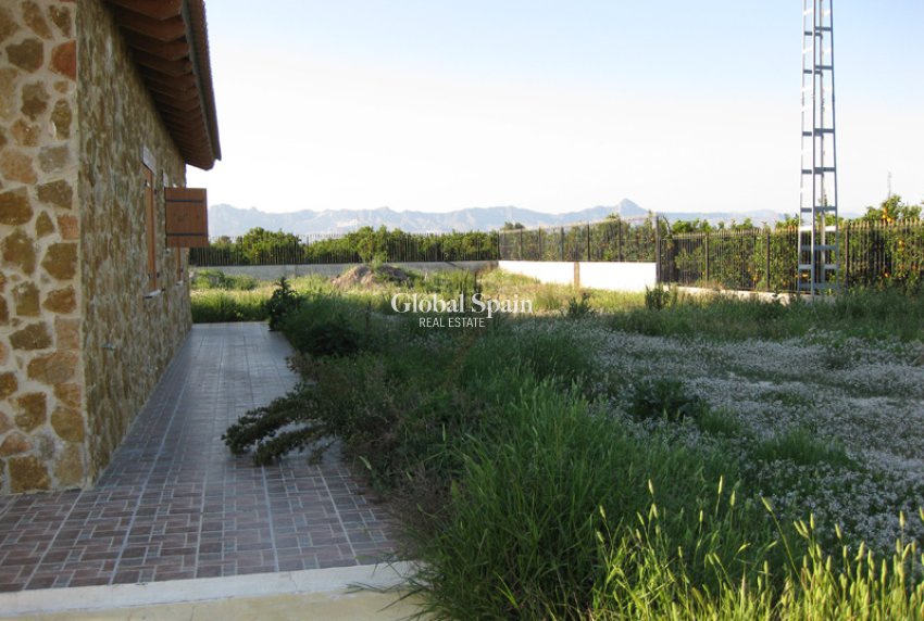 Resale - HOUSE -
BENFERRI - Inland