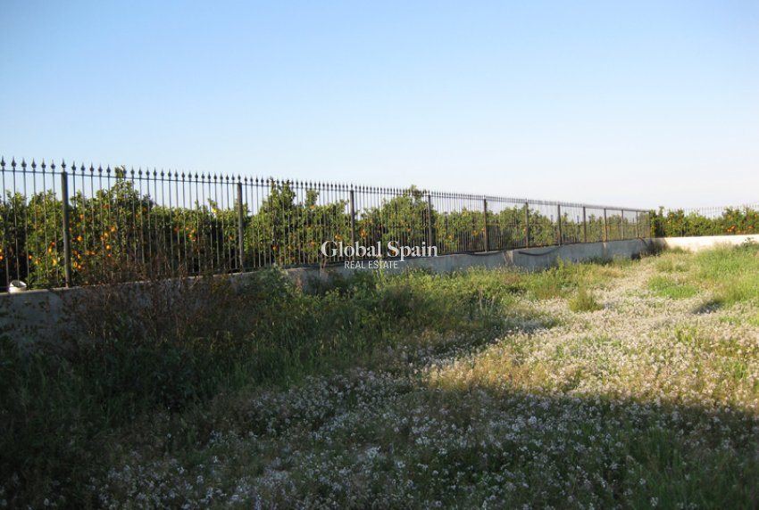 Resale - HOUSE -
BENFERRI - Inland