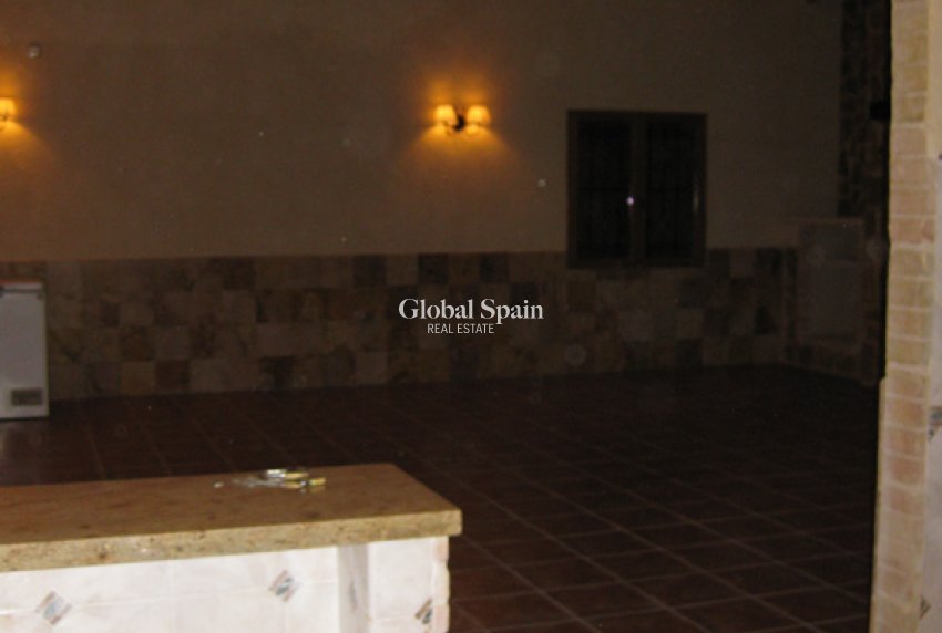 Resale - HOUSE -
BENFERRI - Inland