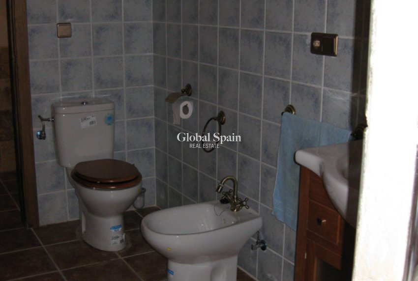 Resale - HOUSE -
BENFERRI - Inland