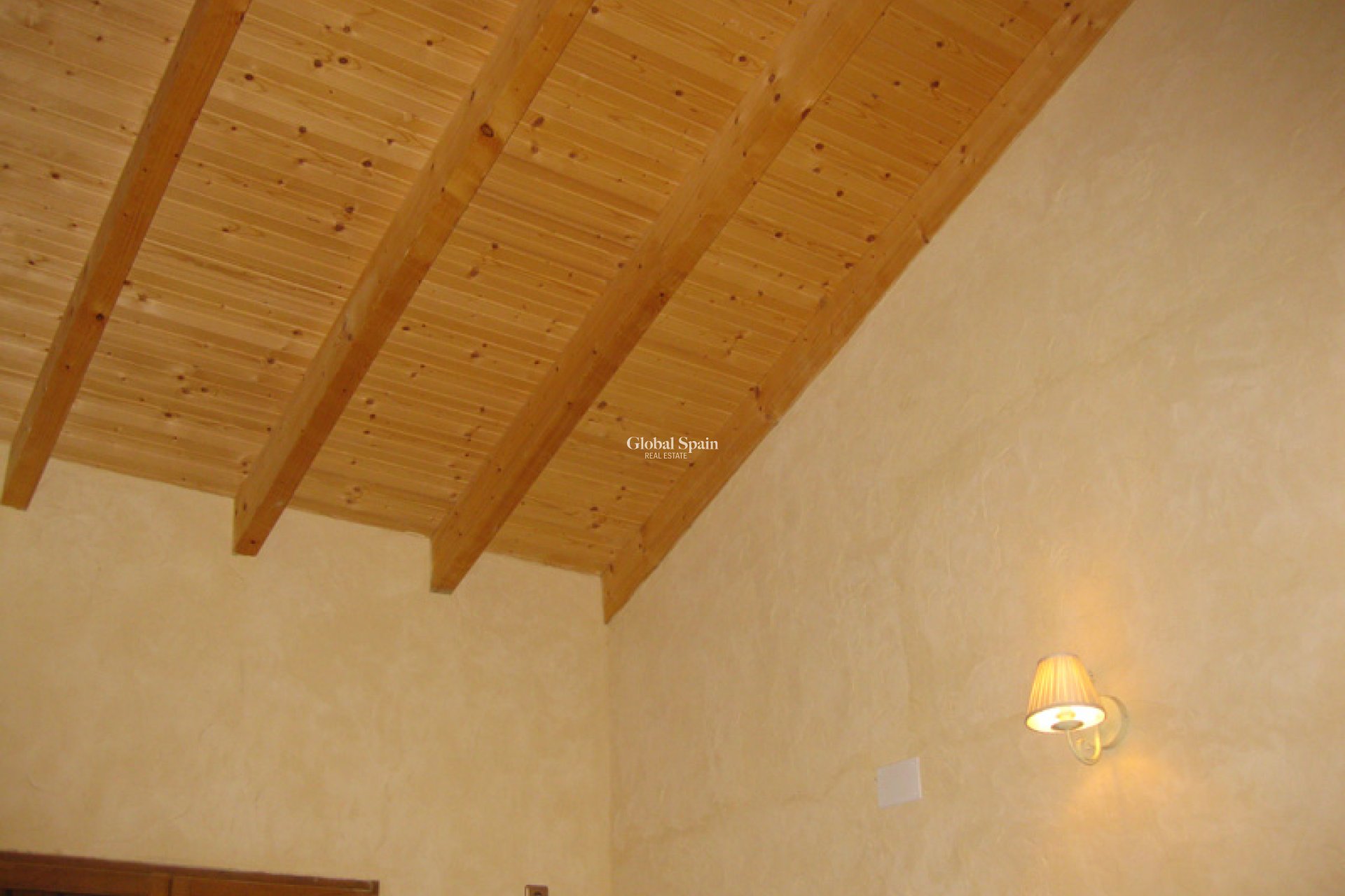 Resale - HOUSE -
BENFERRI - Inland