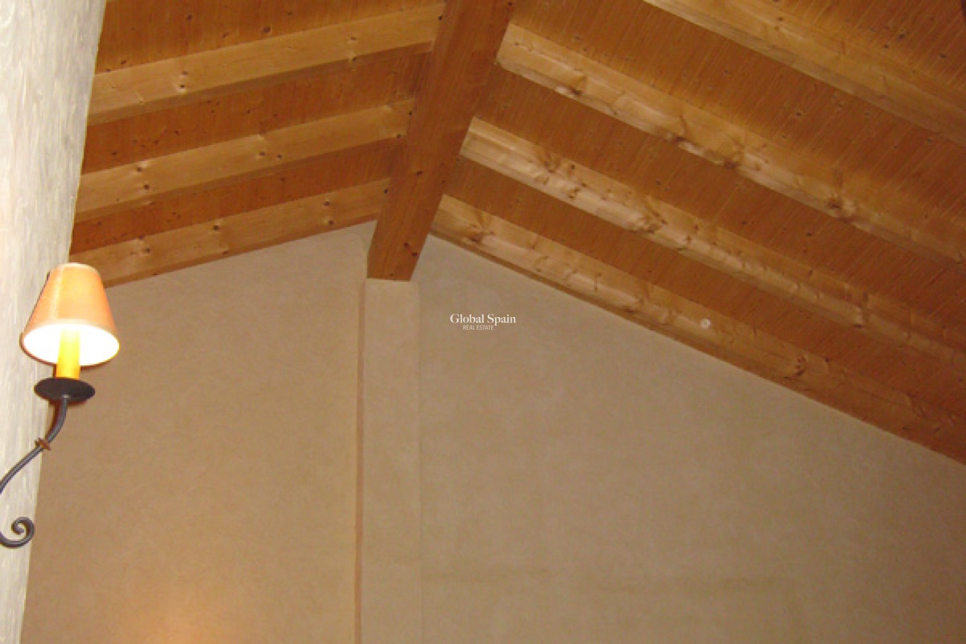 Resale - HOUSE -
BENFERRI - Inland