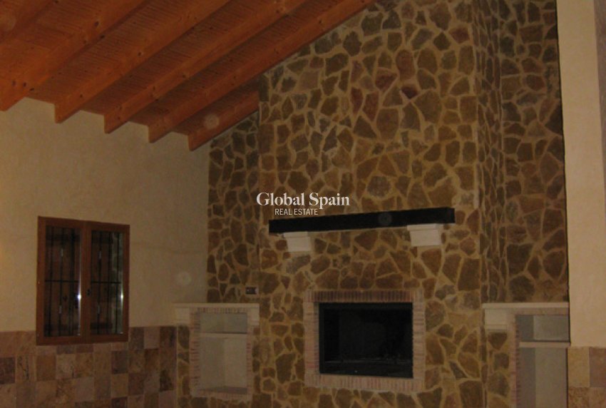 Resale - HOUSE -
BENFERRI - Inland