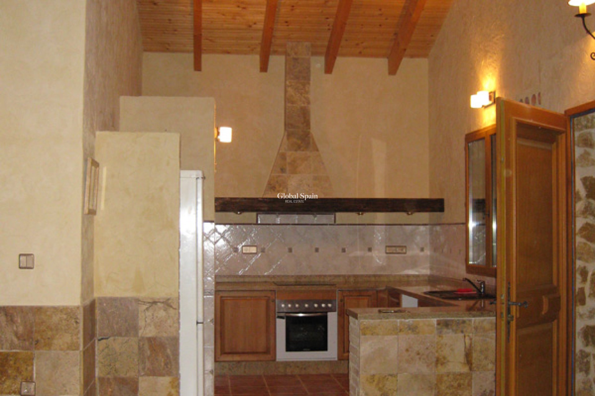 Resale - HOUSE -
BENFERRI - Inland