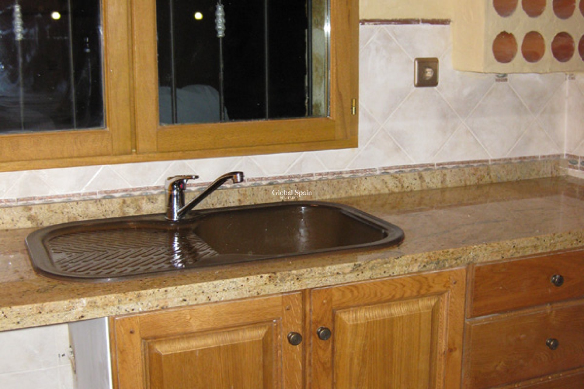 Resale - HOUSE -
BENFERRI - Inland