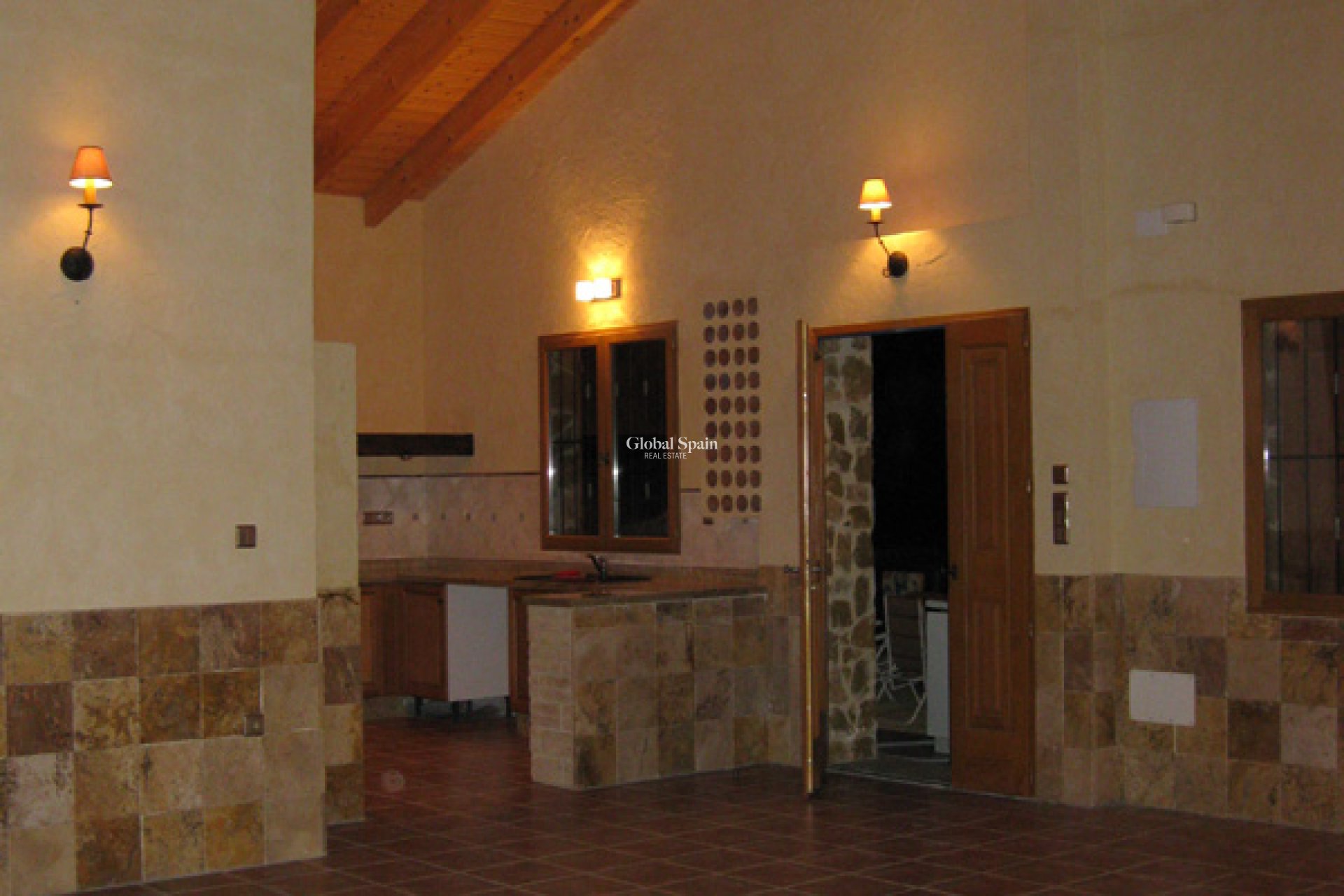 Resale - HOUSE -
BENFERRI - Inland