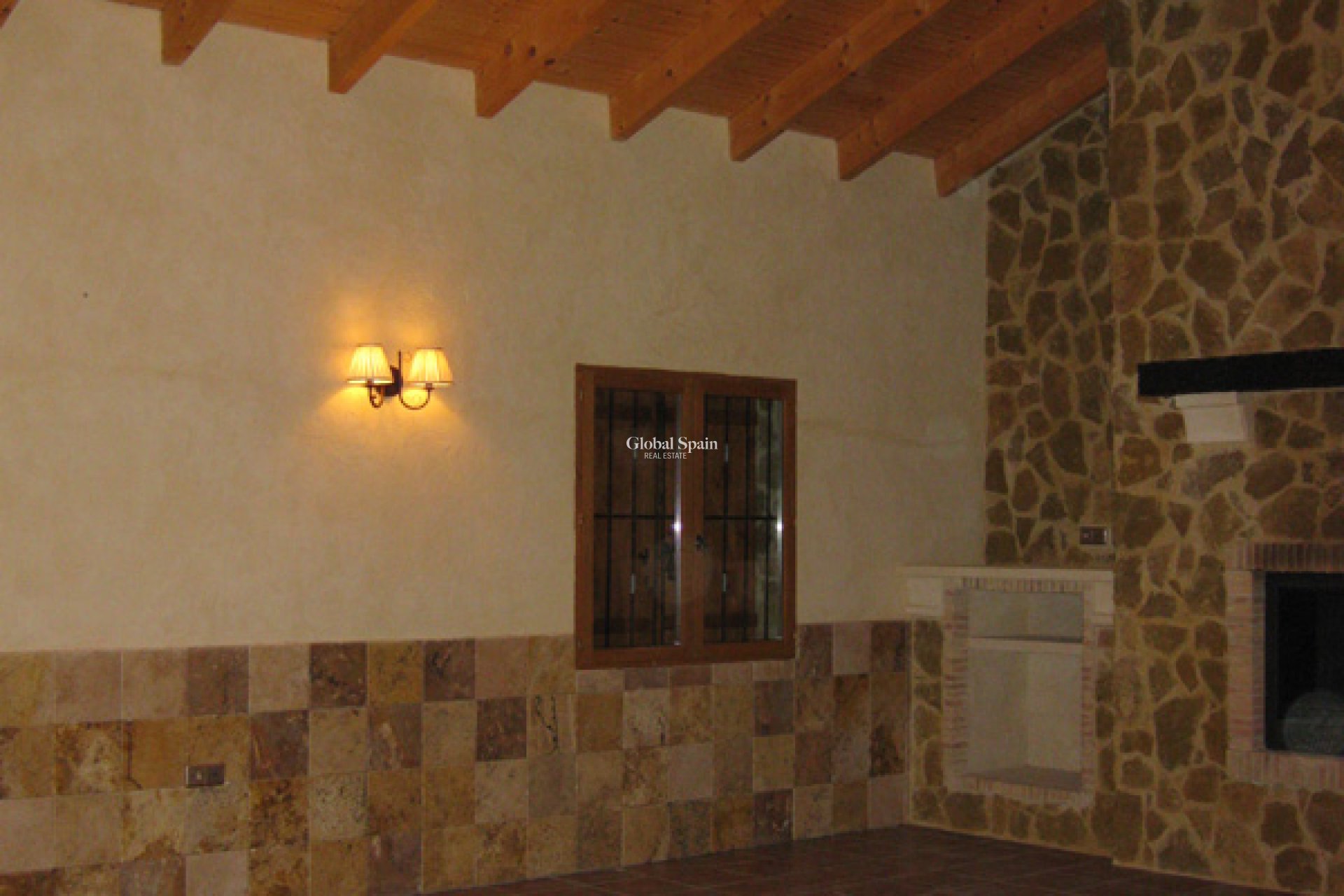 Resale - HOUSE -
BENFERRI - Inland