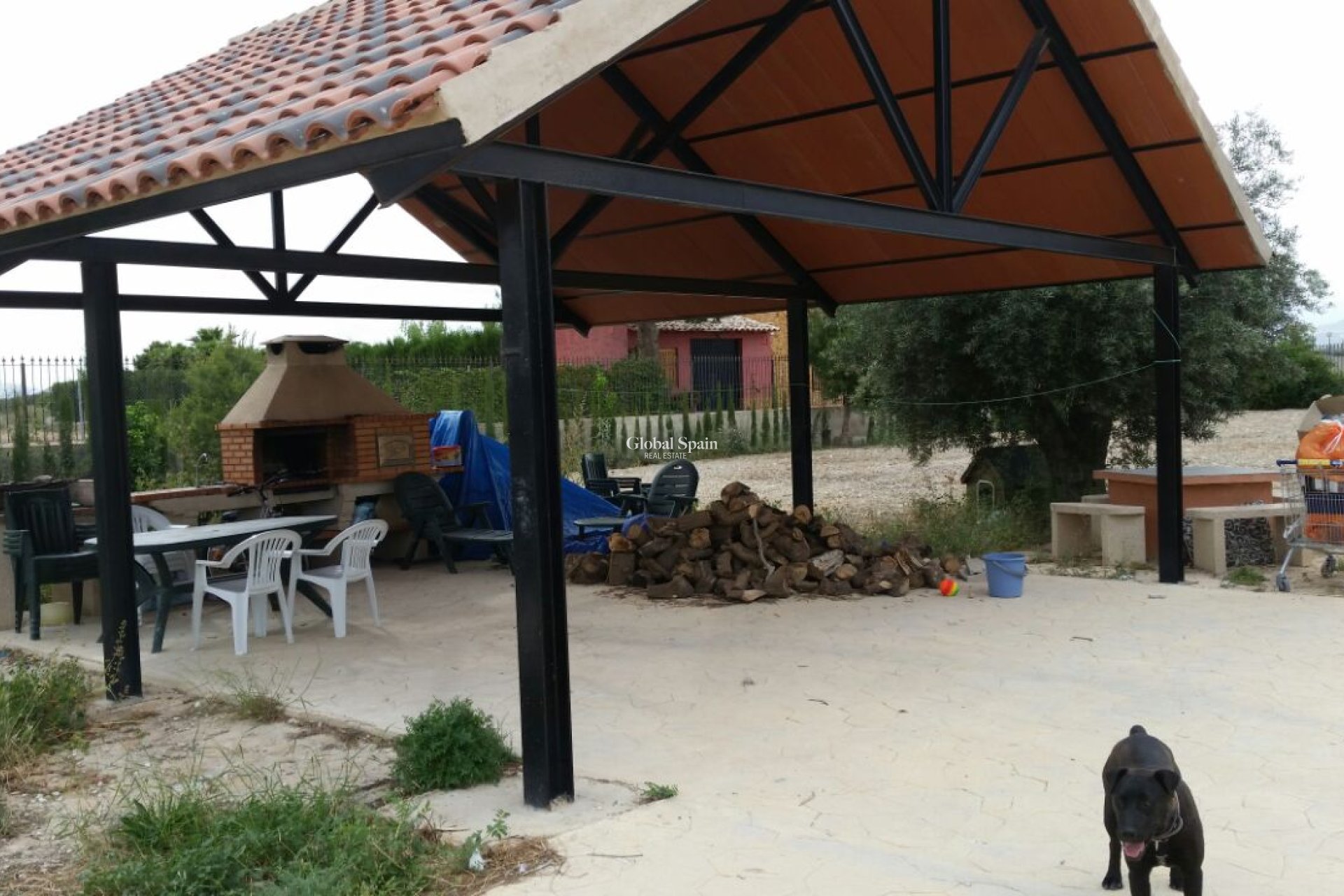 Resale - HOUSE -
BENFERRI - Inland