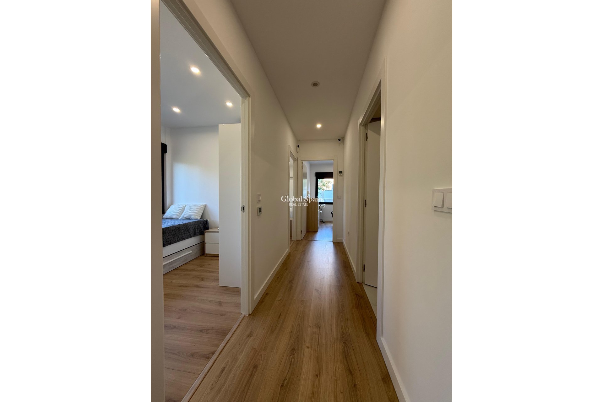 Resale - HOUSE -
BENIDORM - Costa Blanca