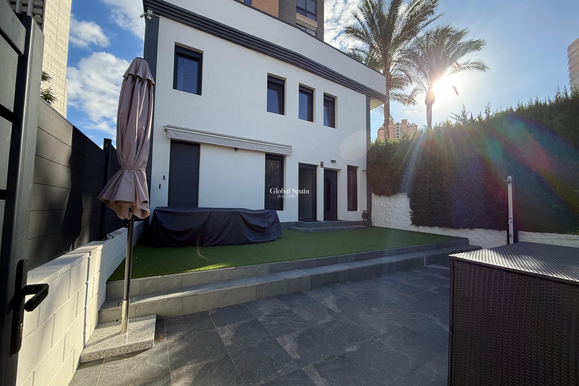 Resale - HOUSE -
BENIDORM - Costa Blanca