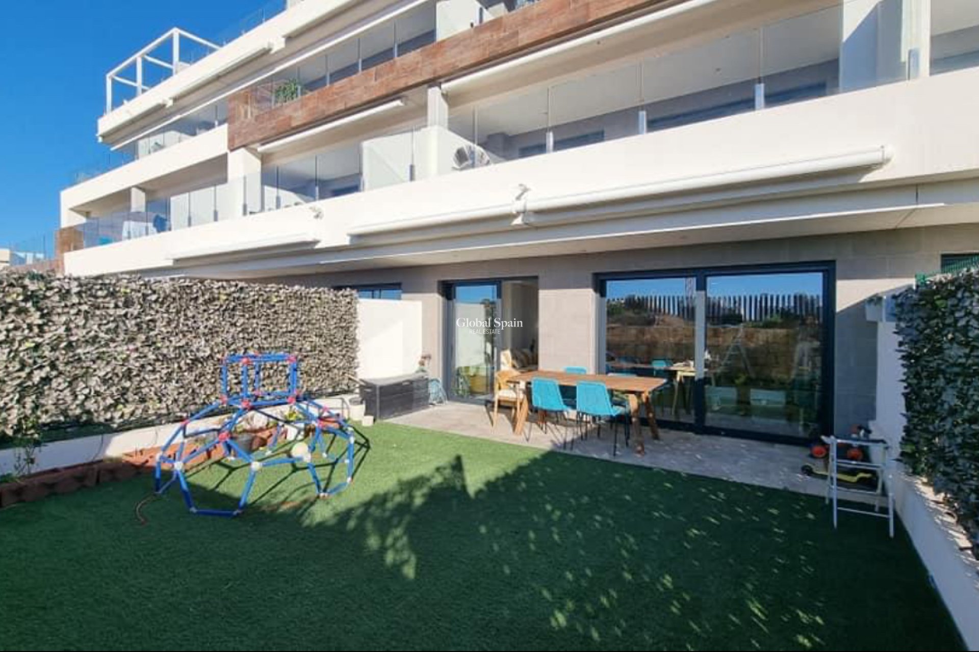 Resale - HOUSE -
BENIDORM - Costa Blanca