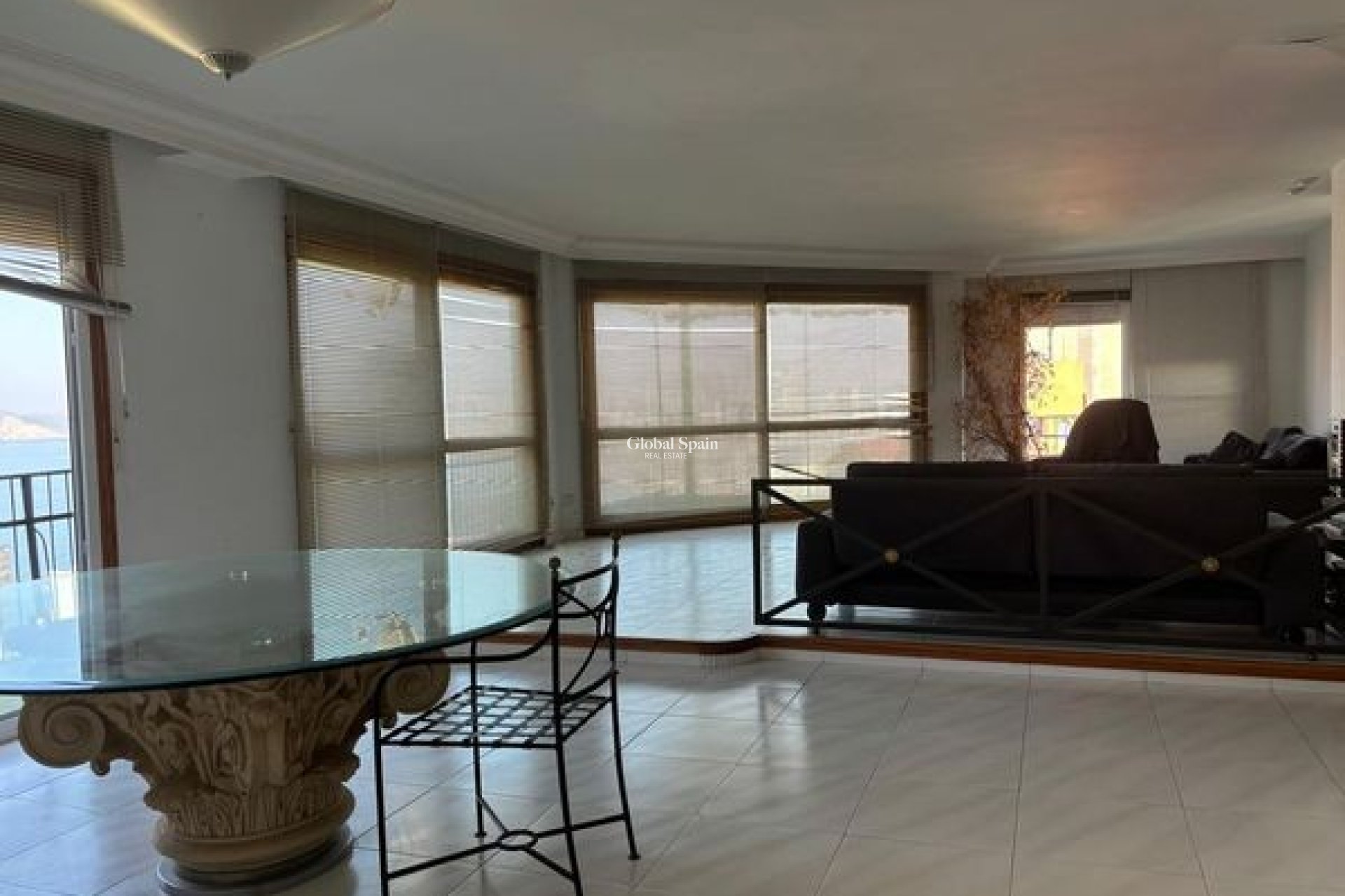 Resale - House -
Benidorm - Levante