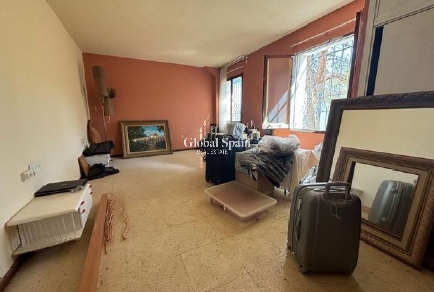 Resale - House -
Benidorm - Levante