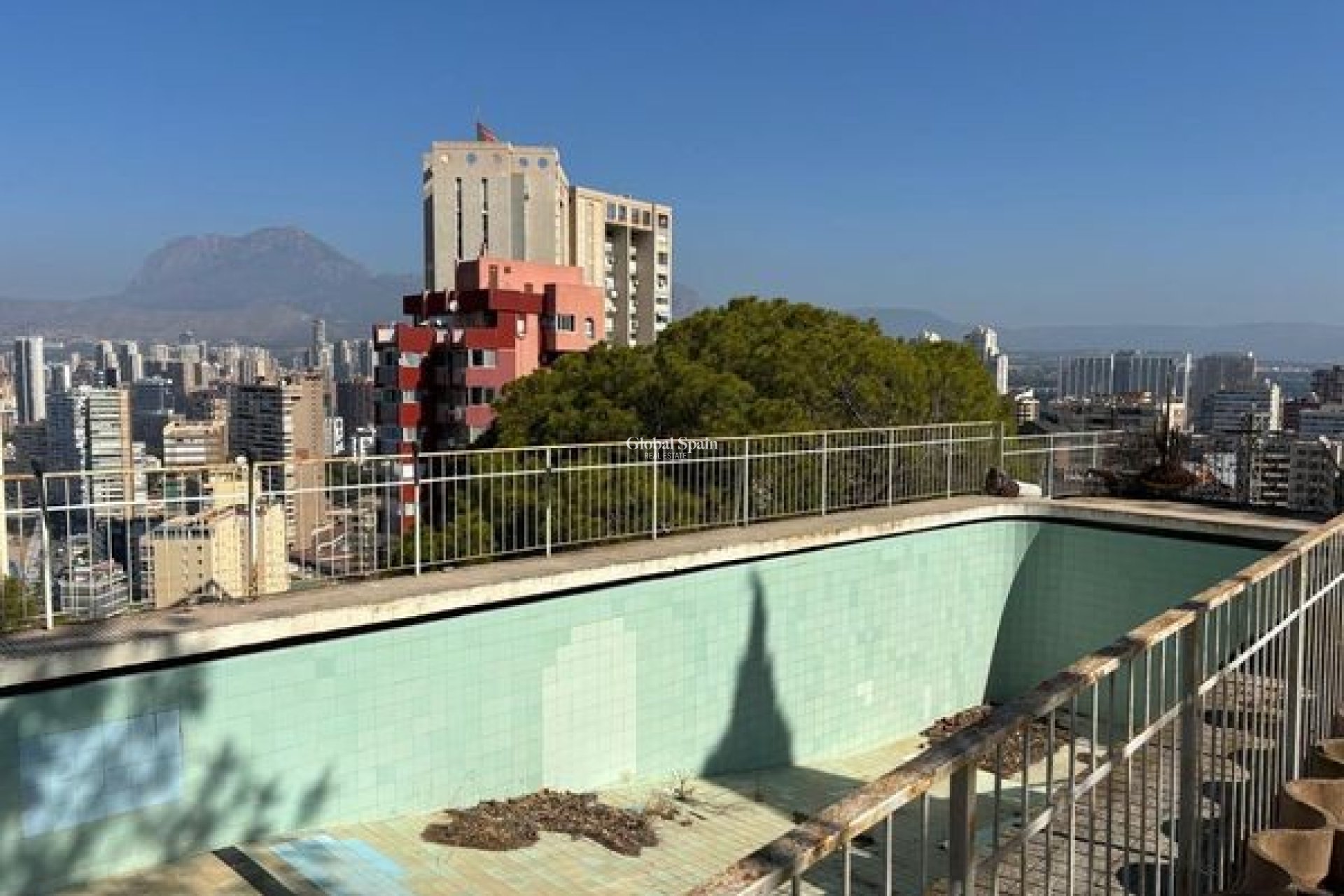 Resale - House -
Benidorm - Levante