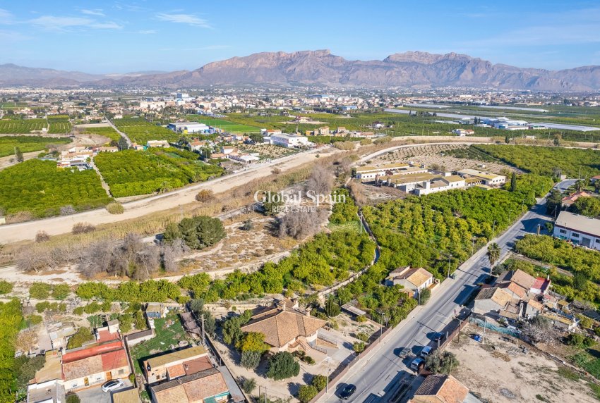 Resale - HOUSE -
BENIEL - Carretera de Beniel