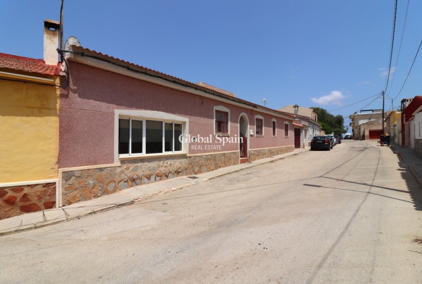 Resale - HOUSE -
Benijofar - Benijofar - Village