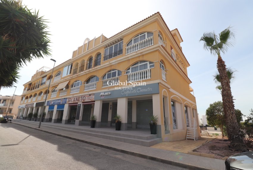 Resale - HOUSE -
BENIJÓFAR - Benijofar - Village